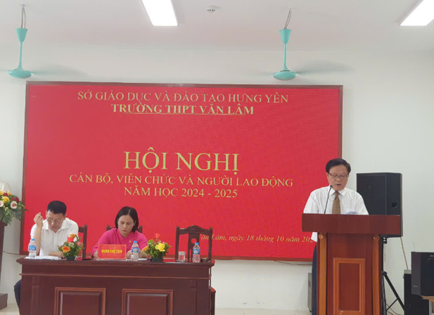 TRƯỜNG THPT VĂN LÂM TỔ CHỨC HỘI NGHỊ CÁN BỘ VIÊN CHỨC VÀ NGUỜI LAO ĐỘNG NĂM HỌC 2024 - 2025