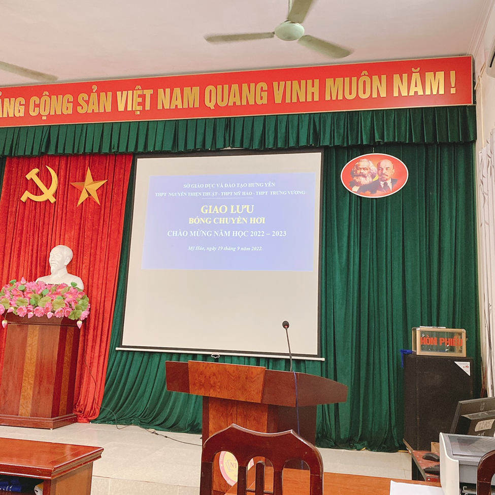 GIAO LƯU BÓNG CHUYỀN HƠI GIỮA THPT NGUYỄN THIỆN THUẬT, THPT MỸ HÀO, THPT TRƯNG VƯƠNG