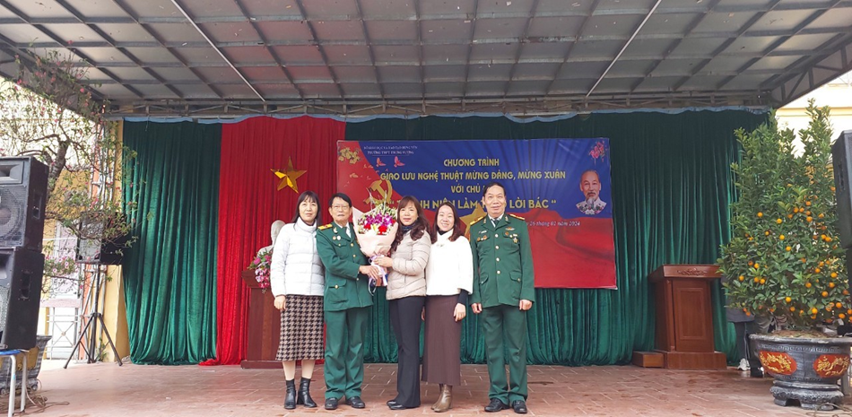 CHƯƠNG TRÌNH NGOẠI KHOÁ VÀ GIAO LƯU NGHỆ THUẬT  TRƯỜNG THPT TRƯNG VƯƠNG