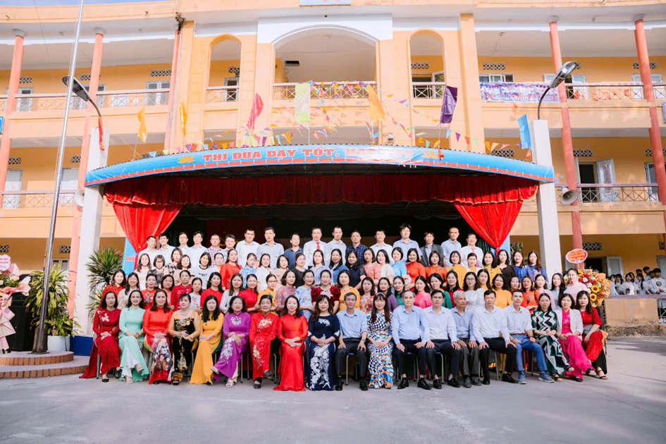 THPT TRƯNG VƯƠNG: LỄ KỈ NIỆM 42 NĂM NGÀY NHÀ GIÁO VIỆT NAM  (20/11/1982 – 20/11/2024)