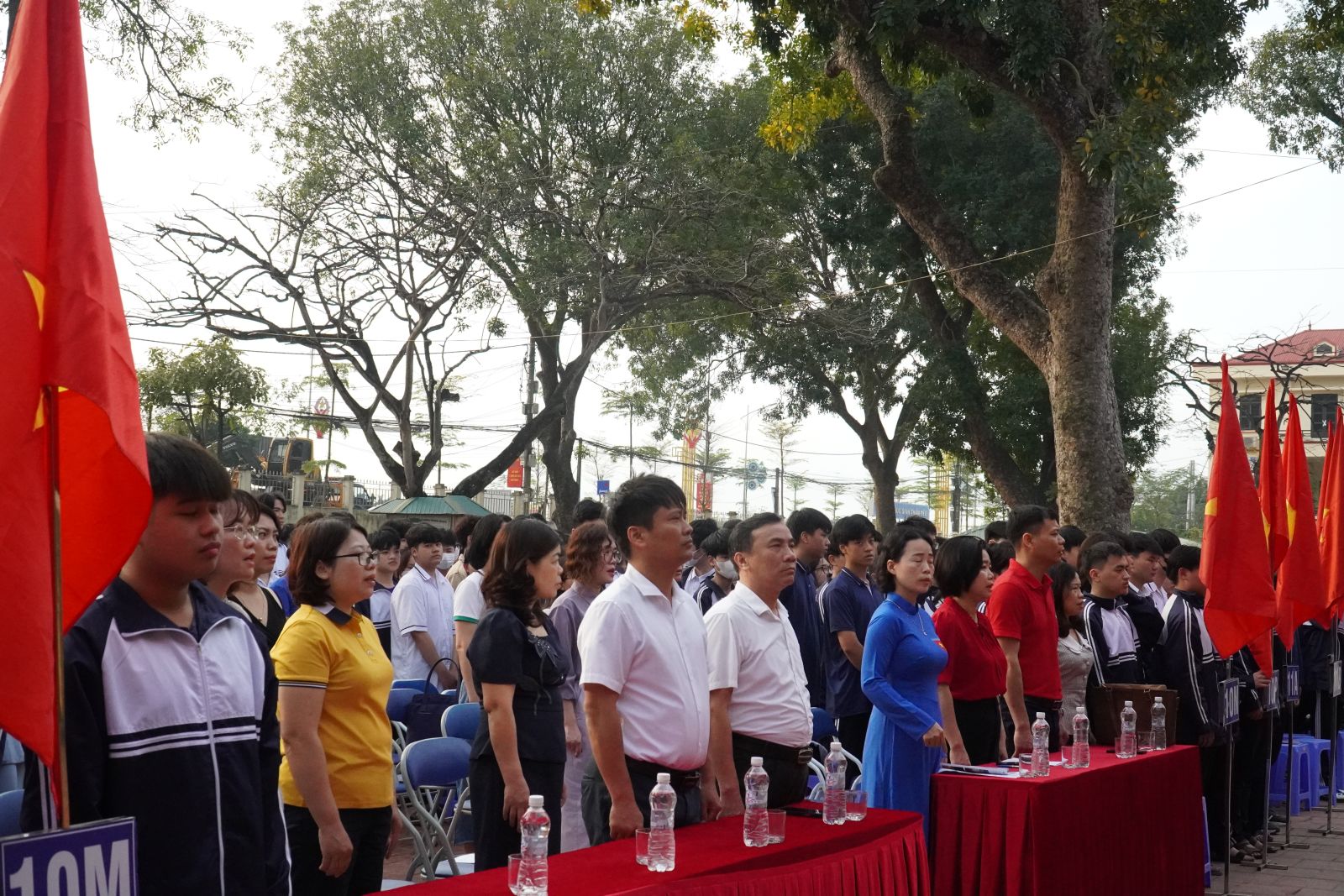 ĐOÀN TRƯỜNG THPT VĂN GIANG SÔI NỔI CÁC HOẠT ĐỘNG KỶ NIỆM 93 NĂM  NGÀY THÀNH LẬP ĐOÀN TNCS HỒ CHÍ MINH