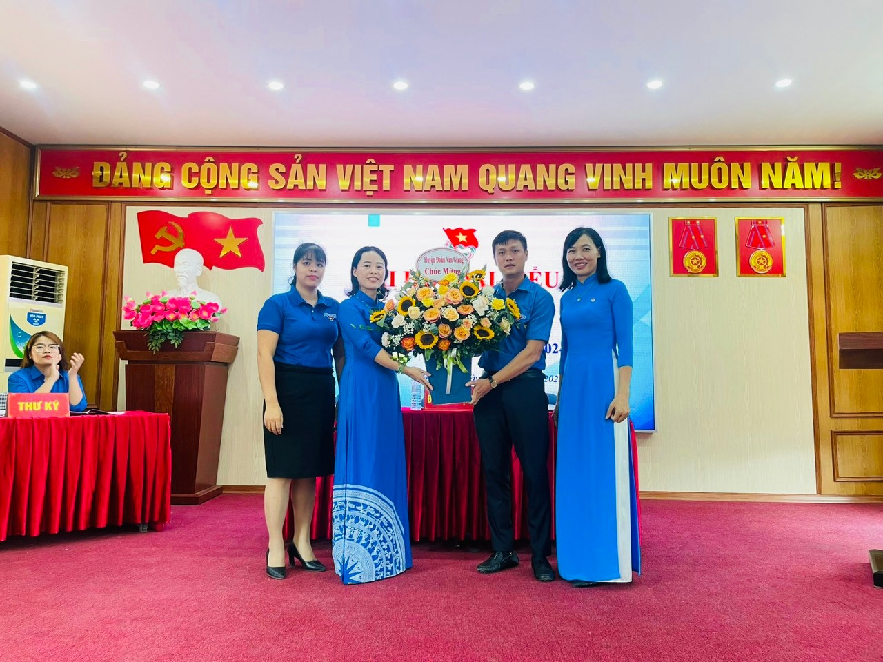 ĐẠI HỘI ĐOÀN THANH NIÊN CỘNG SẢN HỒ CHÍ MINH  TRƯỜNG THPT VĂN GIANG KHÓA LIX, NHIỆM KÌ 2023-2024