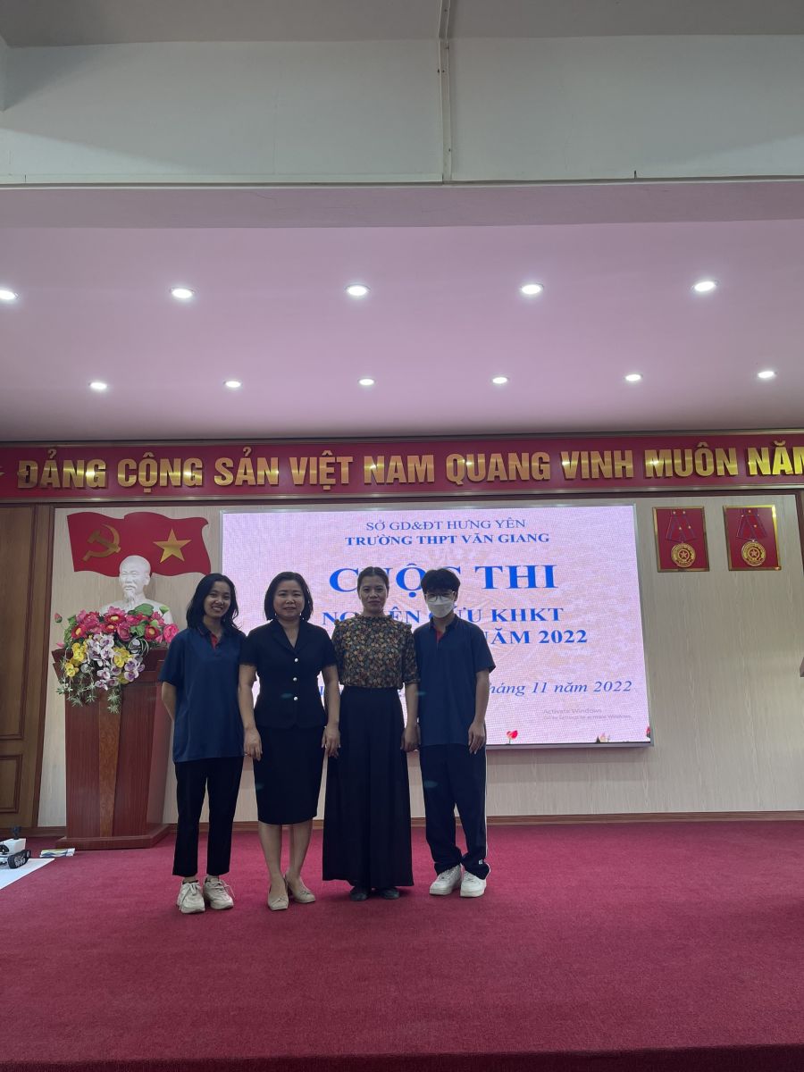 TRƯỜNG THPT VĂN GIANG TỔ CHỨC THÀNH CÔNG CUỘC THI KHOA HỌC KỸ THUẬT CẤP TRƯỜNG NĂM HỌC 2022 - 2023