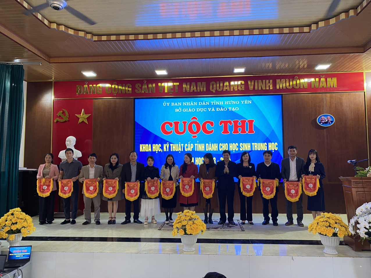 TRƯỜNG THPT VĂN GIANG GIÀNH ĐƯỢC 02 GIẢI TẠI CUỘC THI KHKT CẤP TỈNH DÀNH CHO HỌC SINH TRUNG HỌC NĂM HỌC 2023-2024