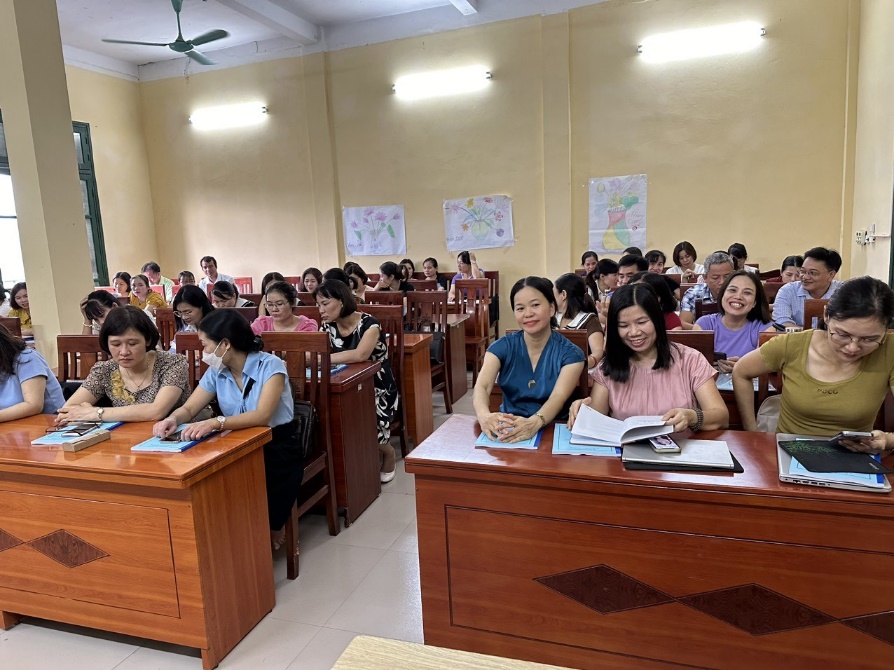 Trung tâm GDTX tỉnh Hưng Yên tổ chức bồi dưỡng giáo viên  làm công tác hỗ trợ tư vấn tâm lý cho học sinh phổ thông
