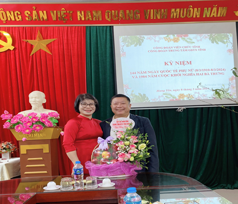 Trung tâm GDTX tỉnh Hưng Yên tổ chức giao lưu, gặp mặt  nhân ngày Quốc tế phụ nữ 8-3